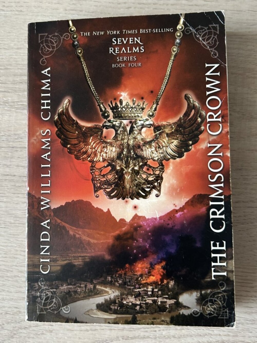 The Crimson Crown- Cinda Williams Chima; paperback